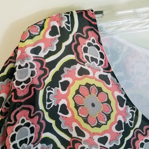 Women's Semi Sheer Flower Power Hearts Surround Top Shirt & Tank Top Set - Picture 3 of 14